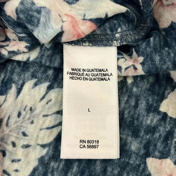 Lucky Brand Classic V Neck Floral Pattern T  Shirt - Picture 11 of 12